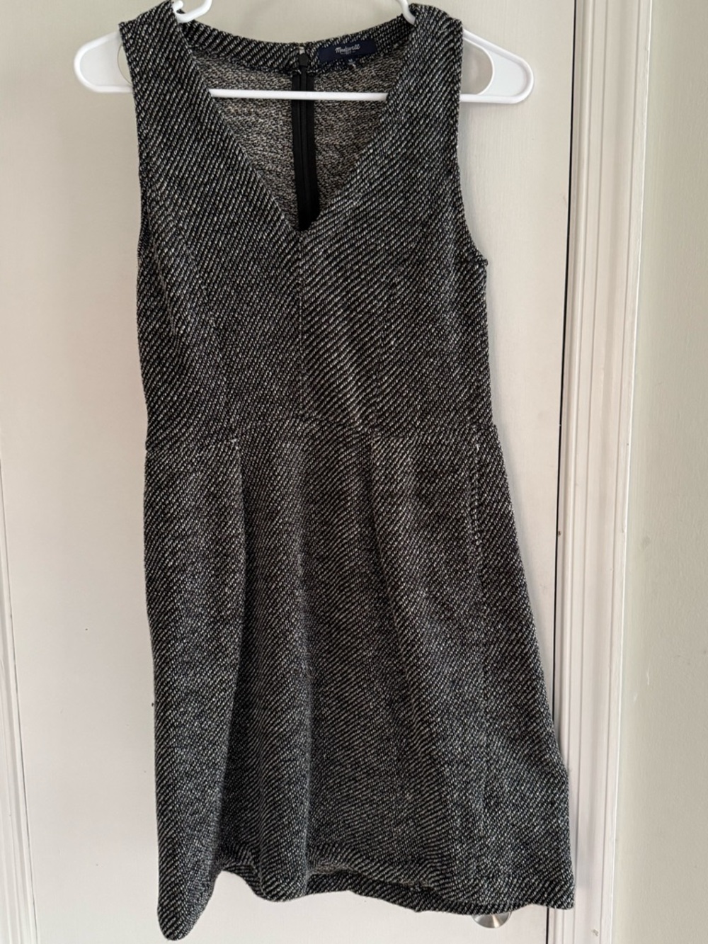 Madewell Black & White Textured Sleeveless V-Neck Mini Dress Size M